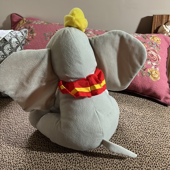 Dumbo - Picture 2 of 4